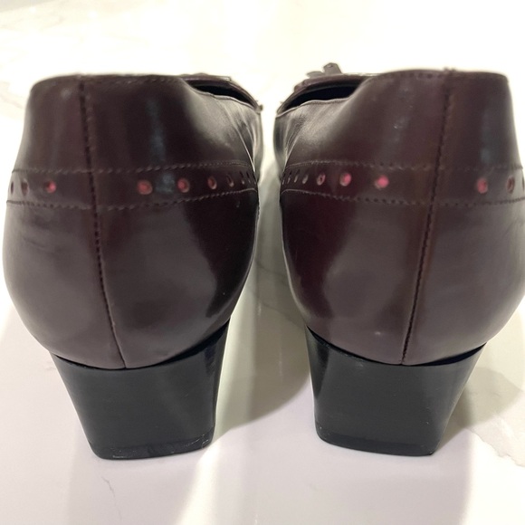 Kate Spade Tulsa Chocolate Calf Pump Kitten Heel shoes Y2K
Made In Italy SZ 8.5 - Picture 4 of 8